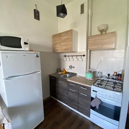 Ohmyhome - Sunny Apartment In City Center Varsavia Esterno foto