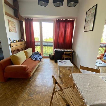 Ohmyhome - Sunny Apartment In City Center Varsavia Esterno foto