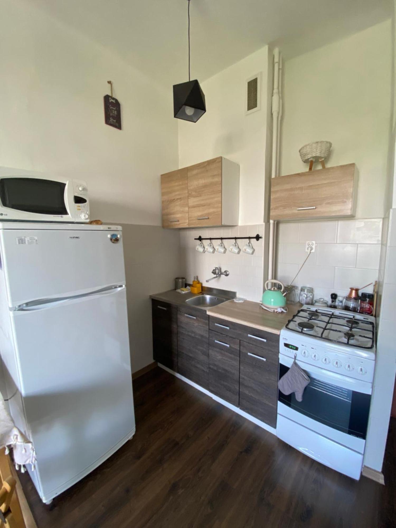 Ohmyhome - Sunny Apartment In City Center Varsavia Esterno foto