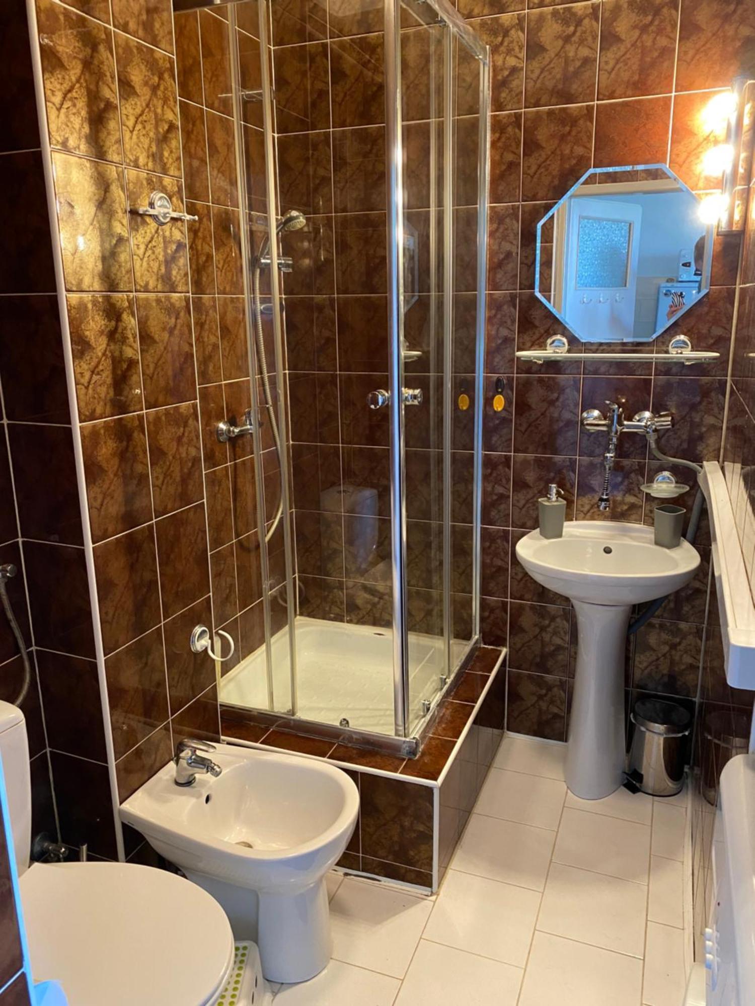 Ohmyhome - Sunny Apartment In City Center Varsavia Esterno foto